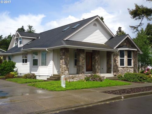 1147 Winsome Cir, Florence, OR 97439-2601
