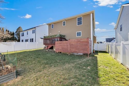 25 Summit Ave, Huntington, CT 06484-4038