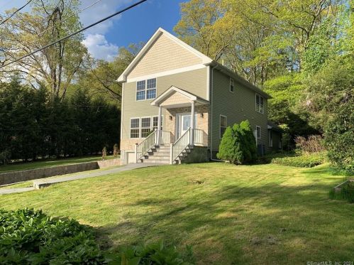42 White Ave, Waterbury, CT 06762-2728