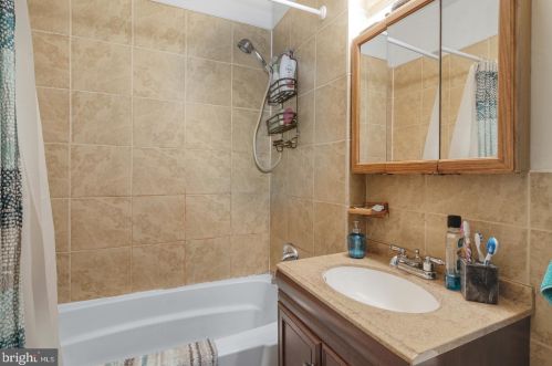 2001 13 St, Philadelphia PA  19148-5503 exterior