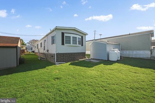 2002 Main St, Ephrata PA  17522-1118 exterior