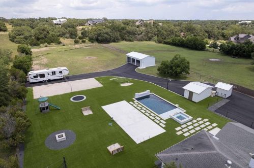 3500 Creek Rd, Mount Sharp, TX 78620-4809