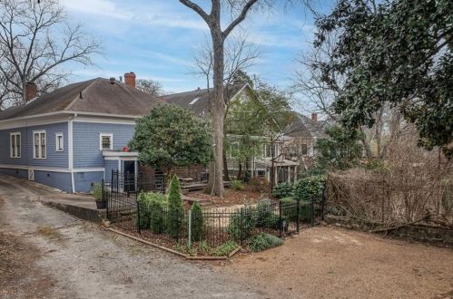 1093 Colquitt Ave, Atlanta GA  30307-1921 exterior
