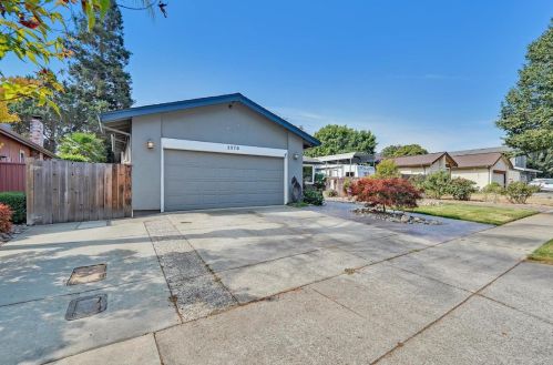 1070 Clark Way, Gilroy, CA 95020-5413