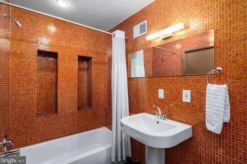 1313 11 St, Philadelphia PA 19147-5601 exterior