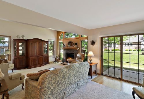 12237 Spire Dr, Lemont IL  60439-7319 exterior