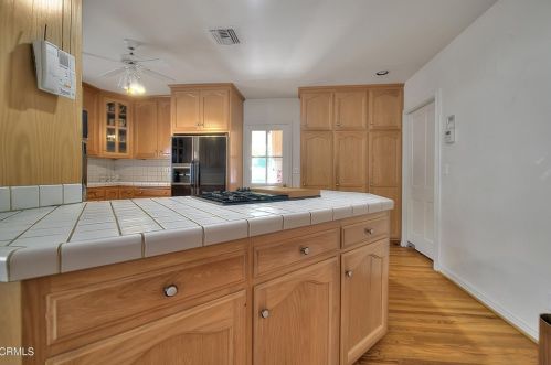 1168 Alma St, Glendale CA  91202-2054 exterior