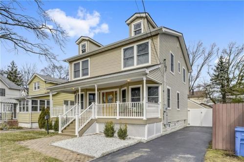 204 University Ave, Metuchen, NJ 08840-1343