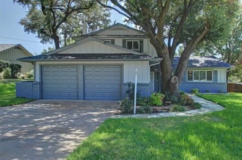 6605 Dakar Rd, Fort Worth, TX 76116-1837