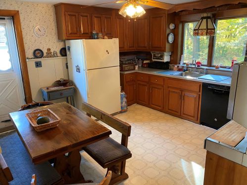 36 Hughey St, Nashua, NH 03064-2531