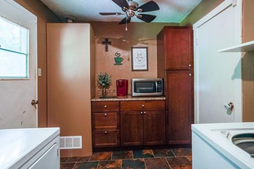 5920 Rickee Dr, Fort Worth TX  76148-2734 exterior