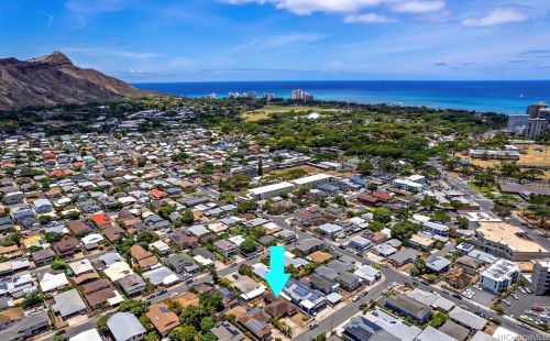 3121 Catherine St, Honolulu, HI 96815-4147