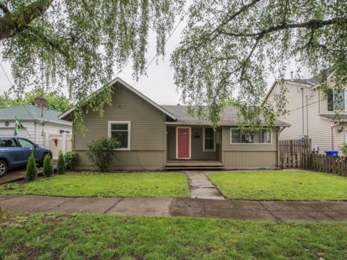 230 Hereford St, Gladstone OR  97027-2044 exterior