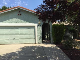 3110 Lake Redding Dr, Redding, CA 96003-3307
