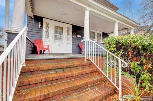 151 Continental Ave, River Edge, NJ 07661-2217