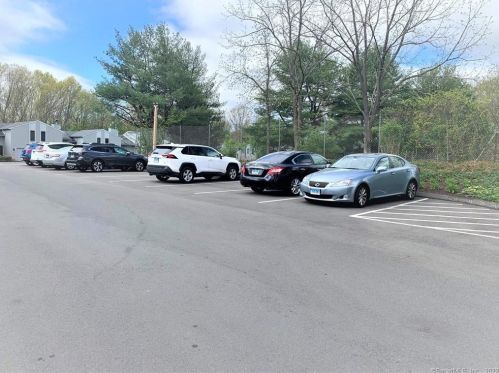 735 Main St, Cheshire CT  06410-3434 exterior