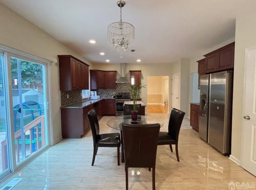 111 Oakland Ave, Edison, NJ 08817-4234