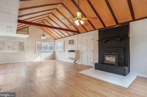 55 Briar Patch Ln, Harpers Ferry, WV 25425-3579