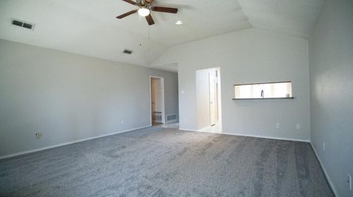 7560 Ashcroft Cir, Fort Worth TX  76120-2480 exterior