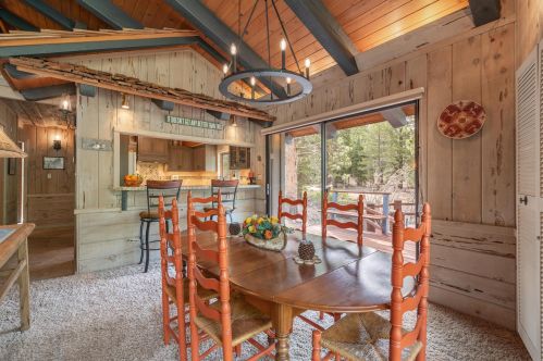 6860 Riv Rd, Truckee CA  exterior