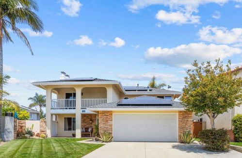 3860 Goldenrod St, Seal Beach, CA 90740-2909