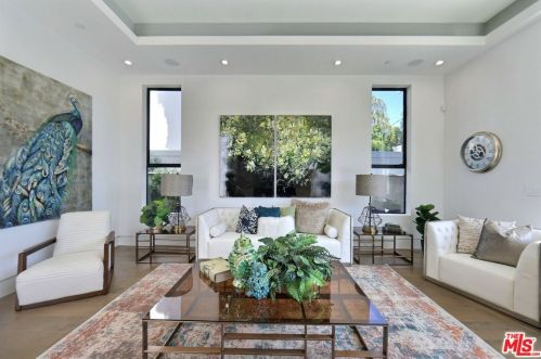 5128 Noble Ave, Van Nuys CA  91403-1376 exterior