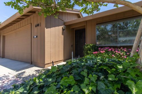 608 Oakview Ct, Modesto, CA 95354-1632