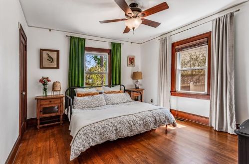 2496 Jefferson Ter, Atlanta GA  30344-2743 exterior