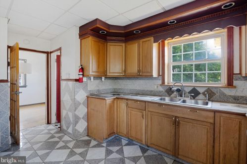 5623 Browning Rd, Camden NJ 08109-1638 exterior