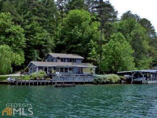 2661 Shady Ln, Lakemont, GA 30552-2807