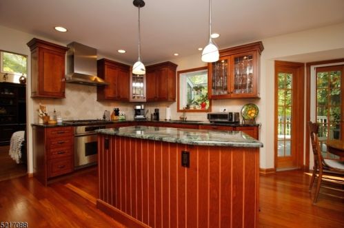 7 Wooded Hl Ln, Dover NJ  07869-3821 exterior