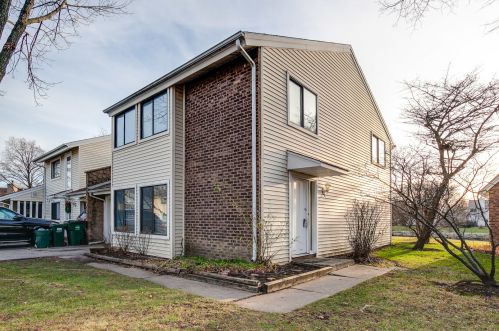 1513 Silver Strand Cir, Palatine, IL 60074-1732