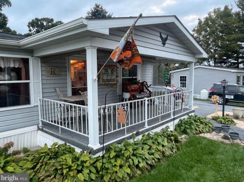 745 Primrose Ln, Ephrata, PA 17522-2617