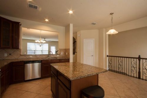 7855 Liverpool Ln, Irving TX  75063-3506 exterior