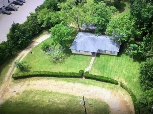 2229 Teas Nursery Rd, Conroe TX  77304-4605 exterior