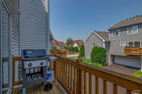 1225 Driftwood Ln, Pingree Grove IL  60140-2062 exterior