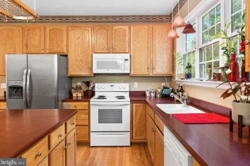3122 Terra Springs Dr, Fredericksburg, VA 22408-8005