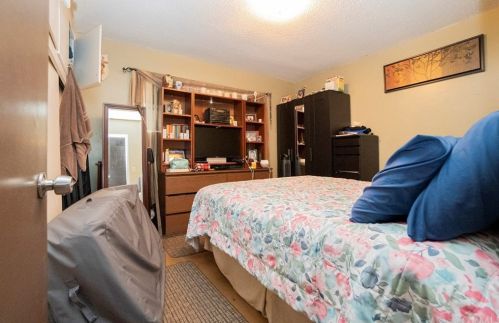 3210 134th Pl, Hawthorne CA  90250-6319 exterior