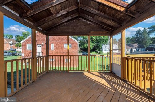 9121 Kimes St, Silver Spring MD 20901-3727 exterior