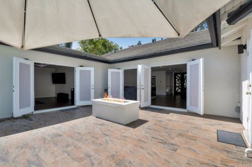 3634 Royal Woods Dr, Van Nuys CA  91403-4214 exterior