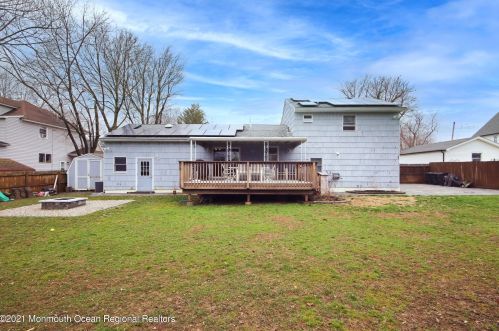 90 Center Ave, Leonardo, NJ 07737-1104