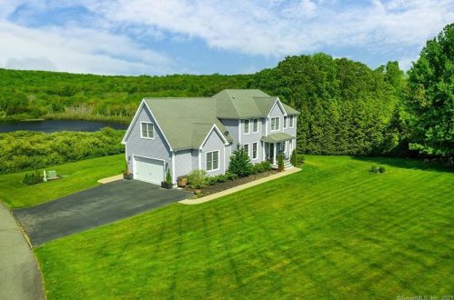 10 Esther Pond Ln, East Lyme, CT 06333-1163