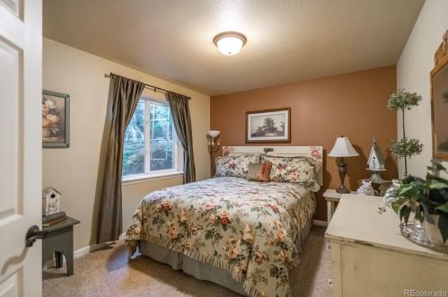 25057 Canal Pl, Aurora CO 80018-1627 exterior