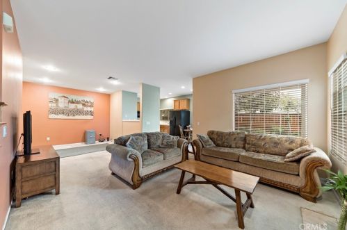 9135 Rancho Park Cir, Rancho Cucamonga, CA 91730-5671