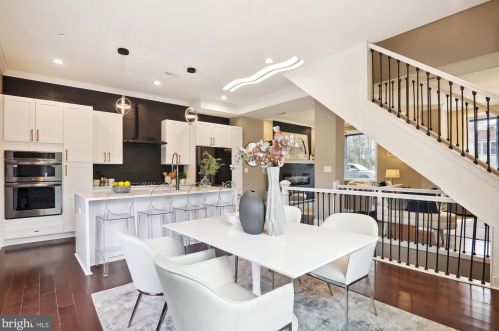 900 Prospect St, Silver Spring MD  20912-6875 exterior