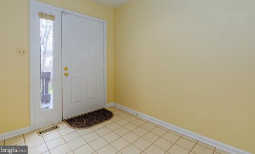 14 Hanover Ct, Princeton NJ  08540-7066 exterior