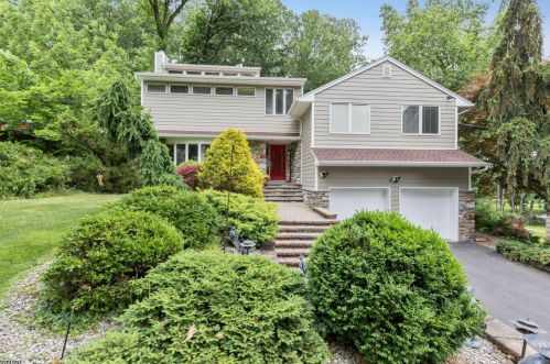 354 Rolling Rock Rd, Mountainside, NJ 07092-2120
