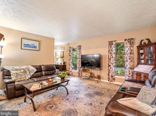 103 Mason St, Locust Grove, VA 22508-5165