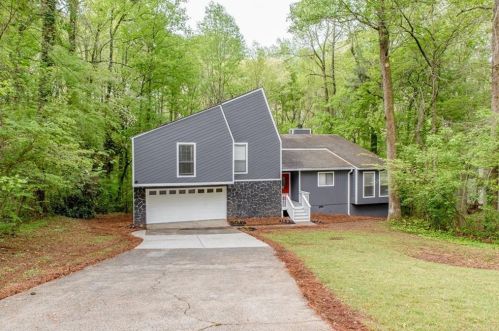 381 England Pl, Marietta, GA 30066-2515