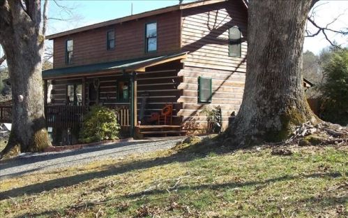90 Hemlock Dr, Suches, GA 30572-4207